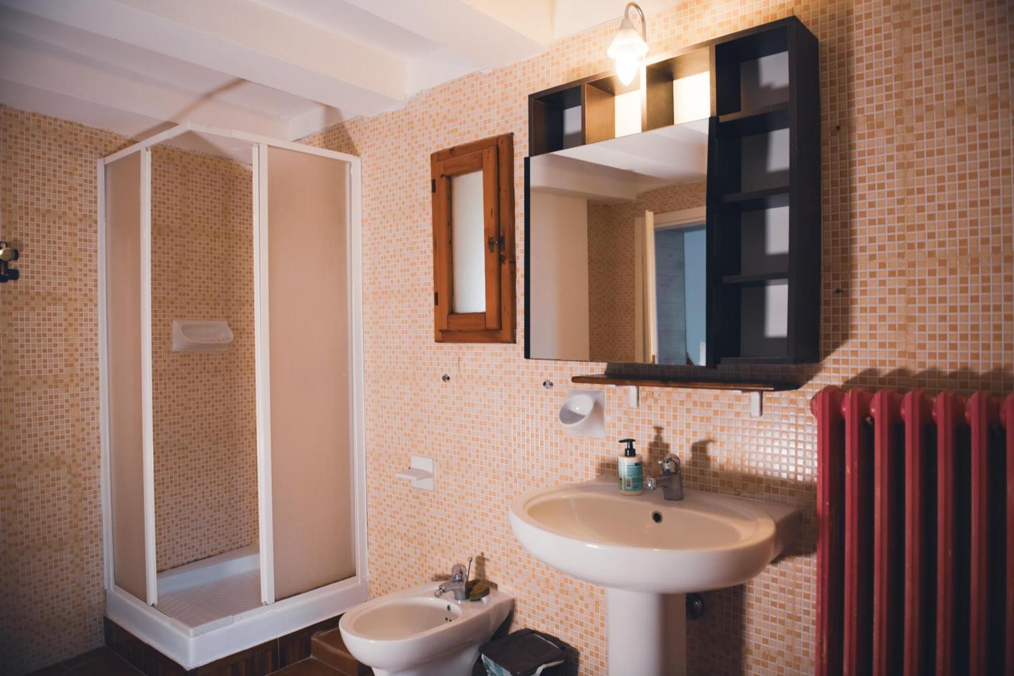 Home Peterpan, B&B Direttamente Sulla Piazza Casal Fiumanese Kültér fotó